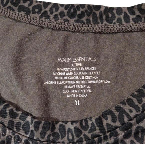 WARM Essentials Active Ling Sleeve Top - Picture 6 of 6